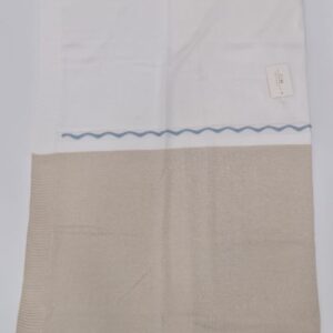 Coperta bianca/beige in filo
