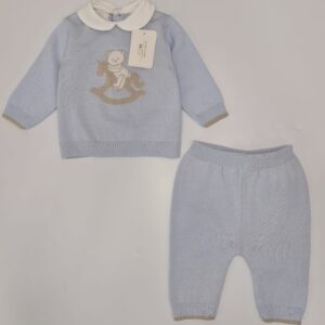 Completo 2 pezzi azzurro con cavallo a dondolo in filo (1 mese - 3 mesi)
